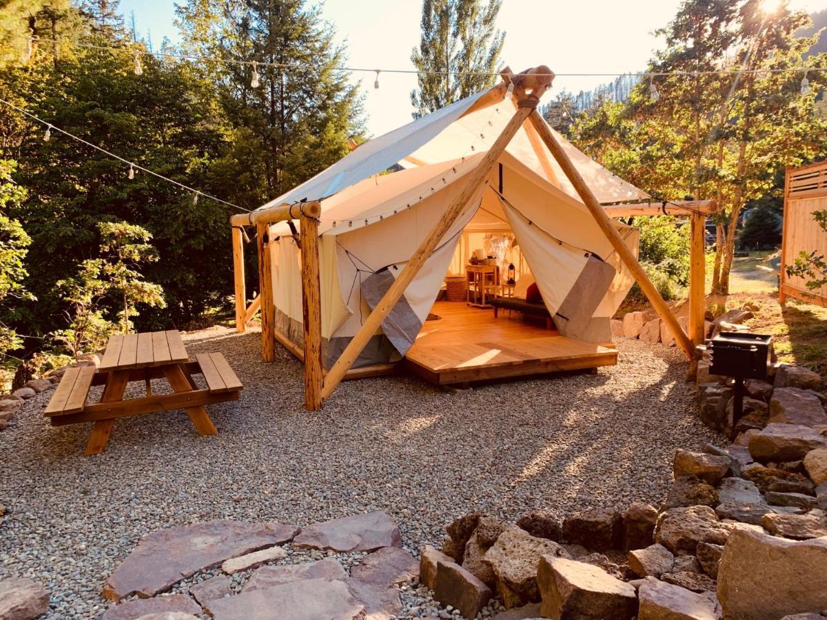 Umpqua'S Last Resort - Wilderness Cabins, Rv Park & Glamping Idleyld Park Экстерьер фото
