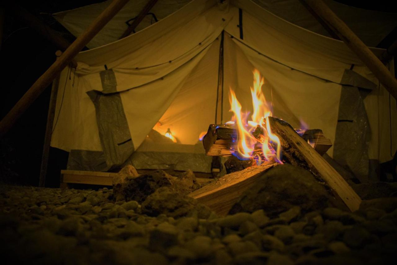 Umpqua'S Last Resort - Wilderness Cabins, Rv Park & Glamping Idleyld Park Экстерьер фото