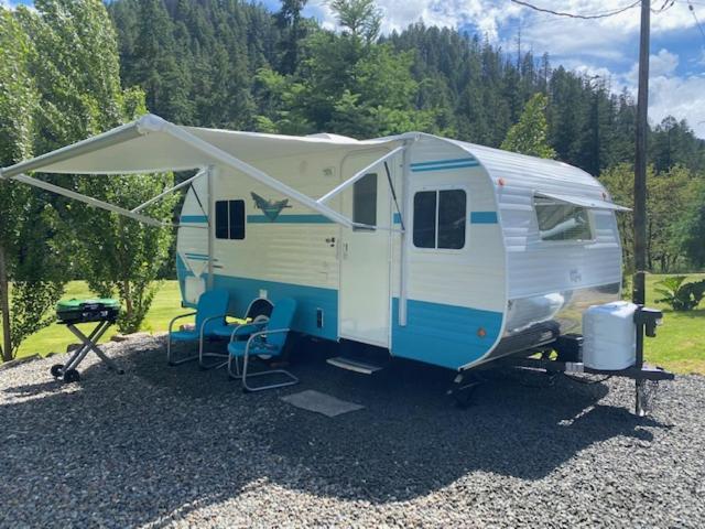 Umpqua'S Last Resort - Wilderness Cabins, Rv Park & Glamping Idleyld Park Экстерьер фото