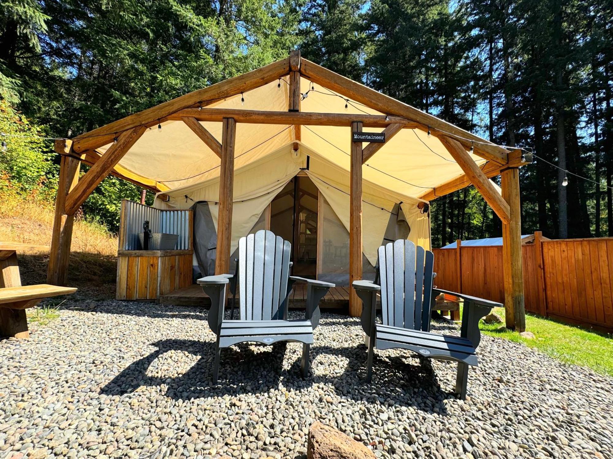 Umpqua'S Last Resort - Wilderness Cabins, Rv Park & Glamping Idleyld Park Экстерьер фото