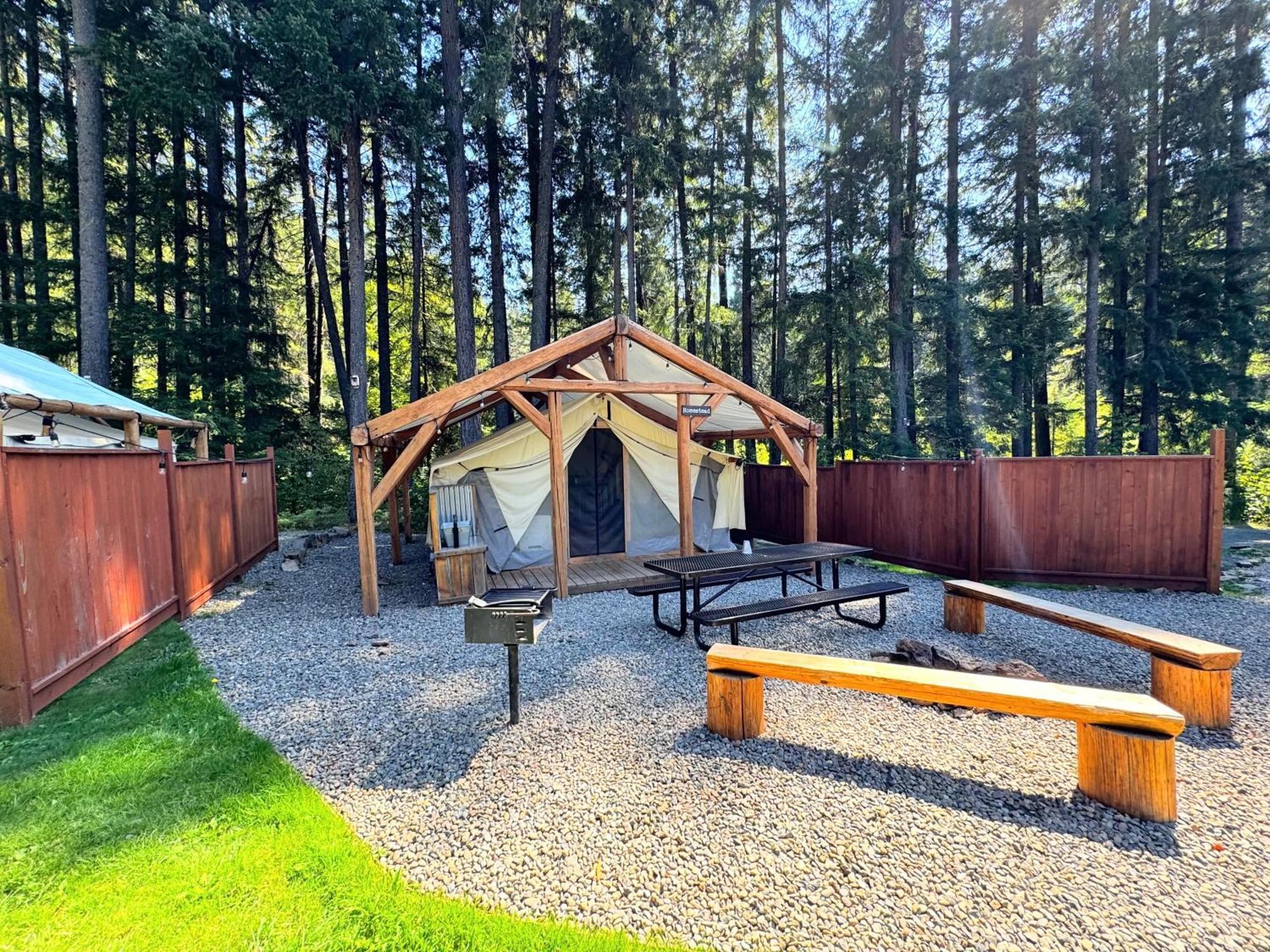 Umpqua'S Last Resort - Wilderness Cabins, Rv Park & Glamping Idleyld Park Экстерьер фото